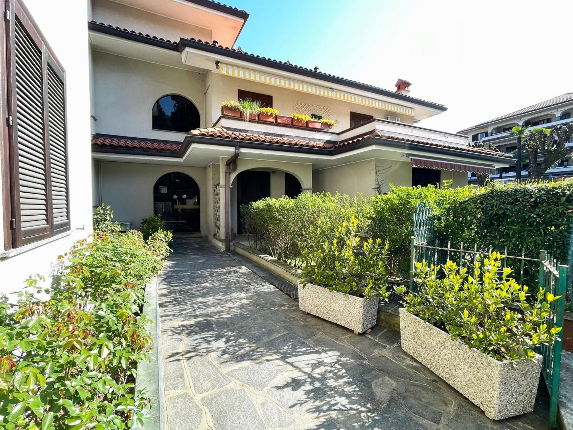 Lovingstresa 2 Brand New Apartment Экстерьер фото